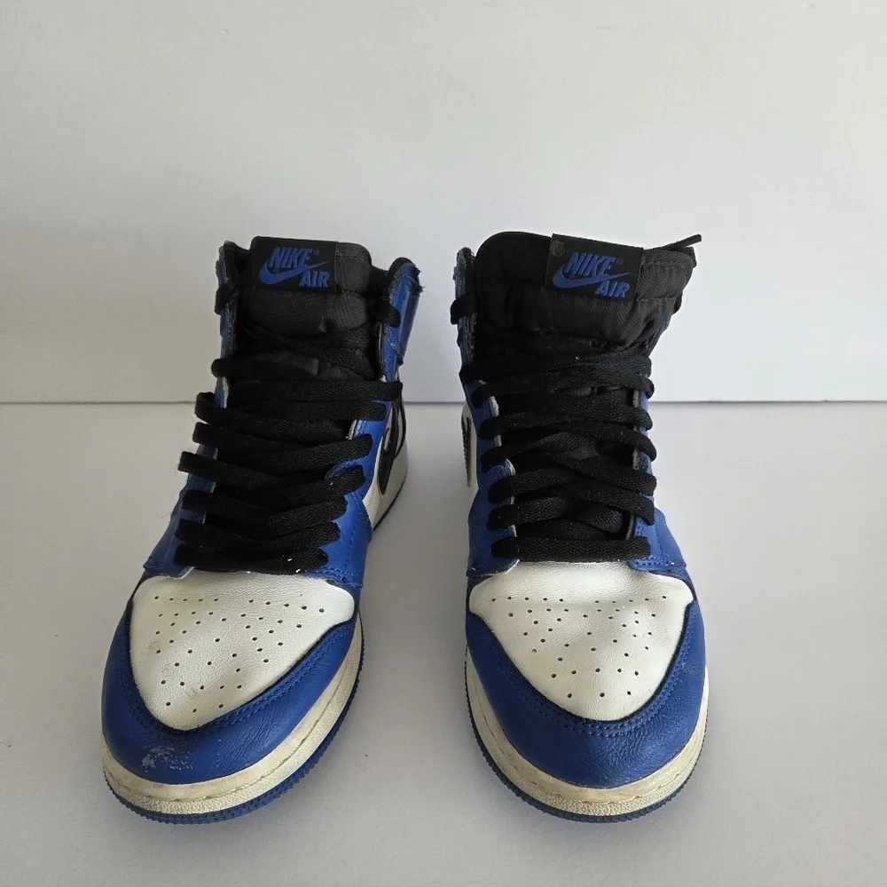 Nike Air Jordan 1 High-Top Sneakers in Blue and White Sz.5,5 Y